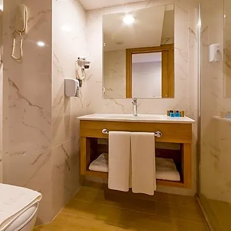 Hotel Ada Julian 4*